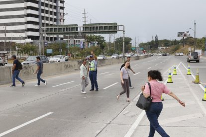 Se construirán puentes en la avenida del Bombero.