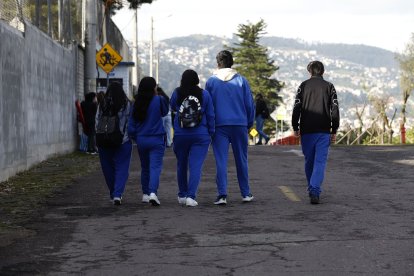 En el colegio están en la etapa final del año lectivo, por lo que los padres de las chicas implicadas temen que se les complique el proceso para pasar.