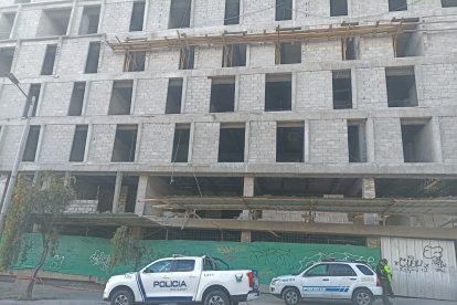 El hombre trabajaba en una obra en el sector.