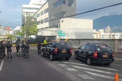 La bomba fue localizada en la vereda de la avenida Eloy Alfaro, norte de Quito.
