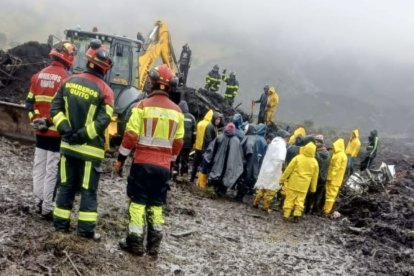 Los organismos de ayuda se organizaron en El Tambo, en Papallacta, tras el aluvión.
