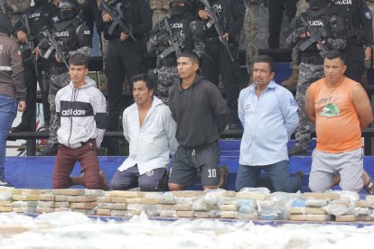 Cinco ciudadanos fueron aprehendidos en el operativo.