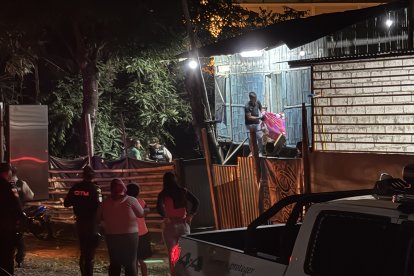 La Policía llegó al lugar a levantar el cuerpo.