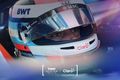 Colapinto llevará ahora la marca Claro en el caso y su gorra.