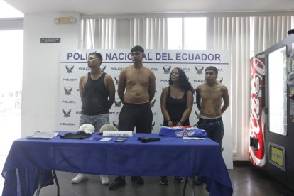 Los aprehendidos se encontraban en un vehículo que estaba reportado como robado.