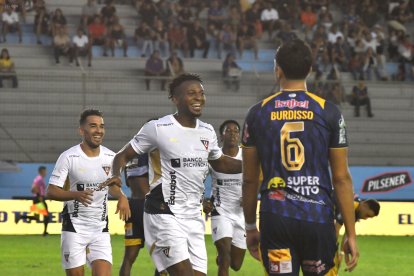 Michael Estrada marcó un triplete en la victoria de Liga de Quito sobre Delfín.