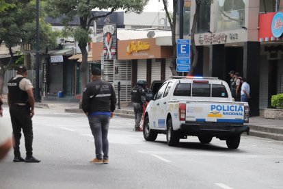 Vecinos de Urdesa está atemorizados tras atentado al restaurante Rukito.