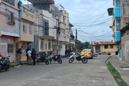 Taxista de la cooperativa Homero López fue baleado en Malecón y Ramón Tello, Esmeraldas.