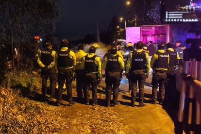 La Policía ejecutó allanamientos en el circuito Simón Bolívar y estuvieron a dos sospechosos para presuntamente alquilar armas a sicarios.