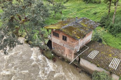 En la parroquia requieren, de manera urgente, restablecer vías de comunicación.