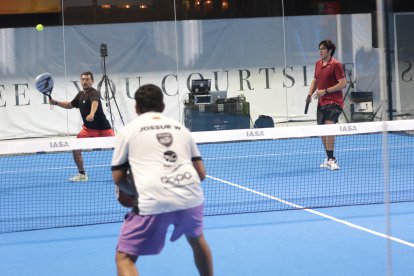 Los 348 deportistas en competencia en este torneo, estuvieron divididos en 11 categorías: 6 de hombres y 5 de mujeres.