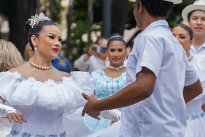 Desfiles, música y tradición llenan las calles de Guayaquil durante las Fiestas Julianas, en honor a su fundación.