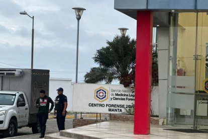 Los restos fueron trasladados al Centro Forense de Manta.
