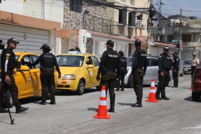 La Policía realiza operativos en la ciudadela Vernaza Norte.