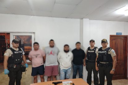 Los sujetos fueron aprehendidos mientras se movilizaban en una camioneta sospechosa.