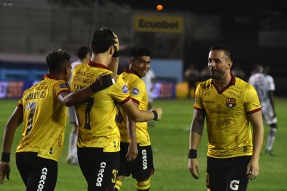 Gastón Campi y su gol en e estadio Jocay para la victoria del Barcelona.