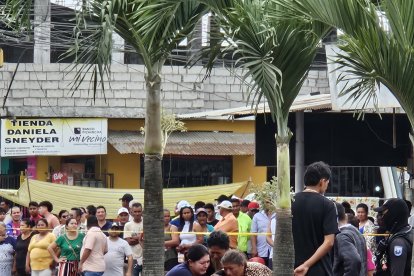 Padre e hijo fueron asesinados mientras se movilizaban en una motocicleta.