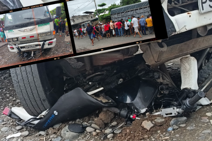 Una de las motos quedó aplastada por  el pesado automotor.