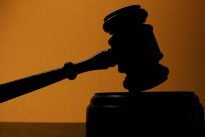 La Corte Nacional suspendió a juez por investigación penal.