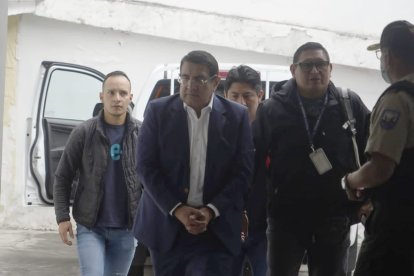 En Quito, el legislador Santiago Díaz fue llevado a una audiencia de formulación de cargos.