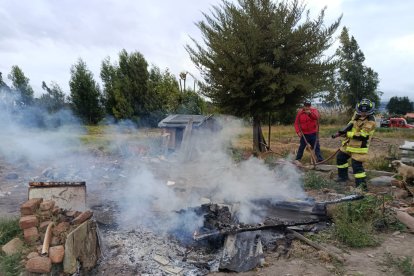 Entre los escombros fue encontrado el cuerpo sin vida de la persona de la tercera edad.