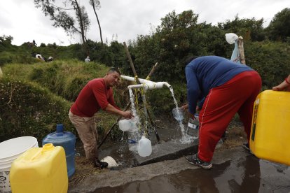 Los capitalinos buscaban siempre la manera de conseguir el líquido vital.