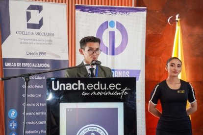 Marcos Alexander Alvaracín participa en un concurso mundial de oratoria.


ag - periodista
ag - granasa
