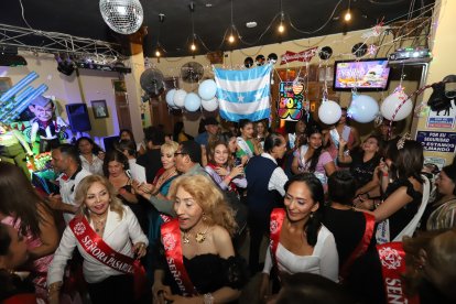 Así se vivió la fiesta en El Colonial durante las celebraciones por Guayaquil.