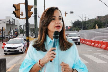 La prefecta del Guayas, Marcela Aguiñaga, se pronunció sobre las obras en la avenida del Bombero.