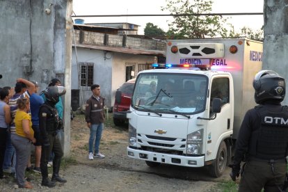La policía llegó a tomar procedimiento en torno a este crimen que enluta a la institución.