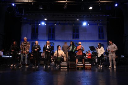Los ensayos los realizaron en el Teatro Nacional Sucre.