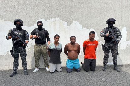 Tres hombres fueron detenidos por extorsión.