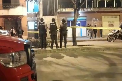Tres guardias, oriundos de Cuenca, fueron asesinados en un billar de Pasaje.