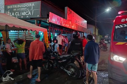 Los muertos quedaron adentro del local.