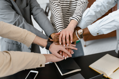 Jovenes en acción: 80.000 pasantías pagadas en instituciones del Estado. Conoce la iniciativa.