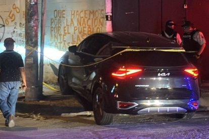 El vehículo en el que iban las víctimas se estrelló contra un inmueble.