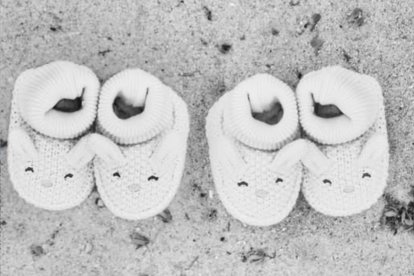 Fiorella Solines colgó en su cuenta de Instagram la foto de los escarpines que iban a usar sus gemelas, de las cuales solo una sobrevivió.