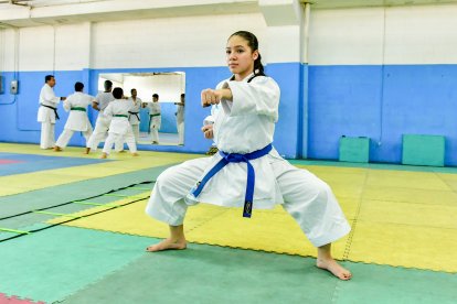 Renata Redrován, campeona nacional de Ecuador, debutó en el Sudamericano de Karate 2025 con una medalla de bronce.