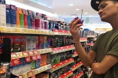 Expertas coinciden en que superar el miedo a comprar condones requiere tiempo, práctica y, sobre todo, un cambio de perspectiva.