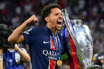 Marquinhos levantó en la temporada 2024-2025 la primera Champions League en la historia del PSG.