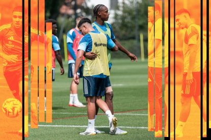 Kendry Páez durante la sesión de entrenamiento del martes 5 de agosto con Racing de Estrasburgo.