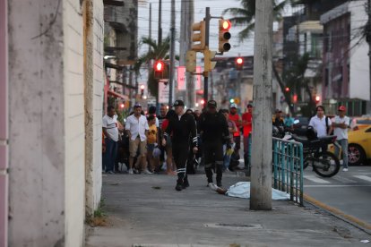 Personal de Criminalística se encargó que recolectar las evidencias del hecho violento.