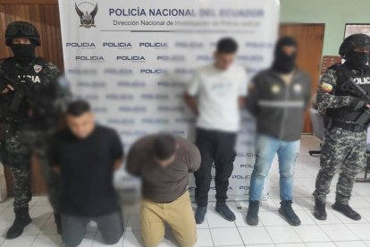 Un objetivo de intermedio valor y dos sujetos más fueron aprehendidos durante el procedimiento policial.