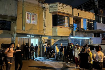 Hasta el muelle número cinco de Puerto Bolívar llegaron dos de los primeros cadáveres rescatados de altamar