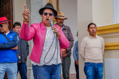 Lourdes Tibán hace un llamado a la unidad de Pujilí para afrontar la crisis que viven.