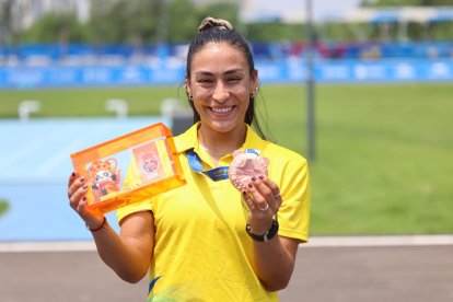 Gaby muestra el bronce de China que se suma a 1 oro y tres bronces más de EE.UU. 2022.
