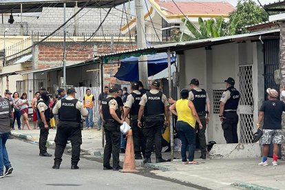 Sicarios atacaron a dos personas en un taller de motos del populoso barrio El Paraíso.