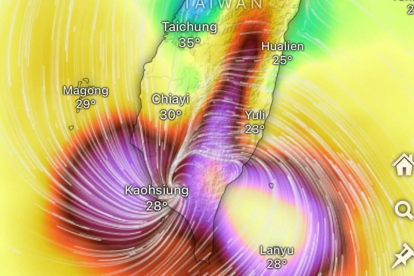 Imagen del tifón Podul en la app Windy al entrar en Taiwán, cuya curiosa forma generó una ola de memes en redes sociales.