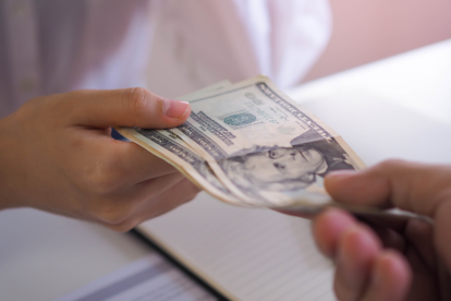 Décimo cuarto sueldo o bono escolar: conoce cómo calcularlo en 2025.