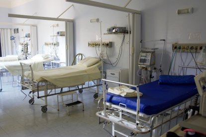 Asambleísta solicitó información sobre supuestos despidos en hospital de Guayaquil.